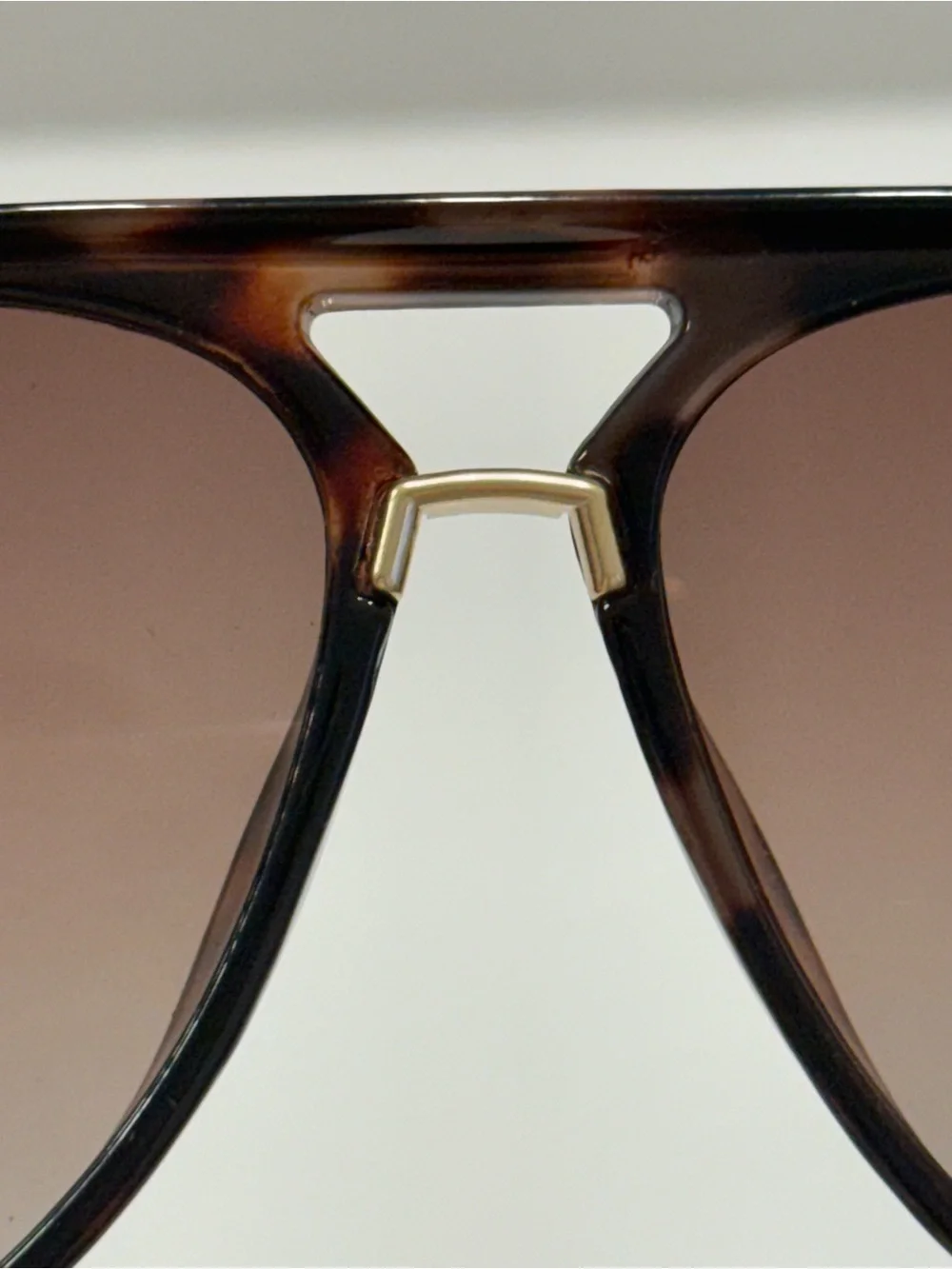 FRYE AND CO. Brown Tortoiseshell Aviator Sunglasses with Gold Temples NWT